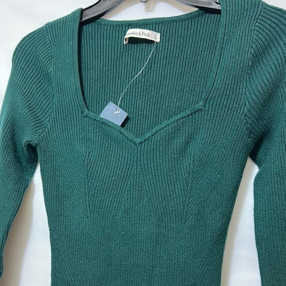 Abercrombie & Fitch Green V-Neck Long Sleeve Bodycon Dress - Picture 4 of 9